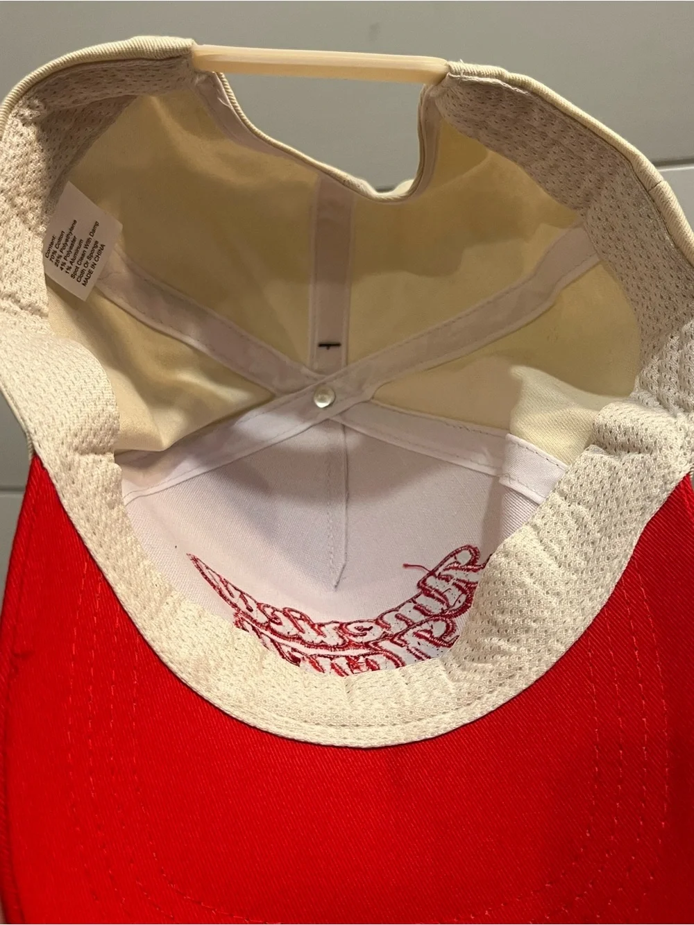 🇺🇸 American 🇺🇸 Honey Two-Tone Trucker Hat in Cream and Red SnapBack